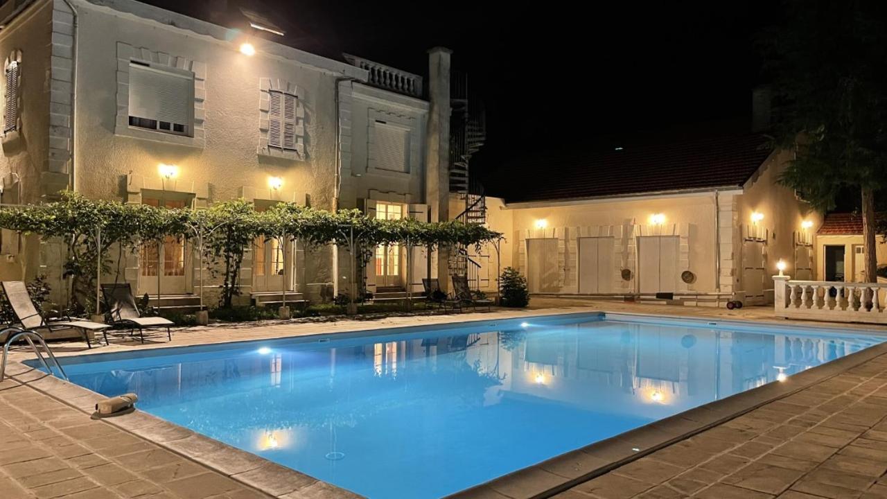 Logis Vélès Bed & Breakfast