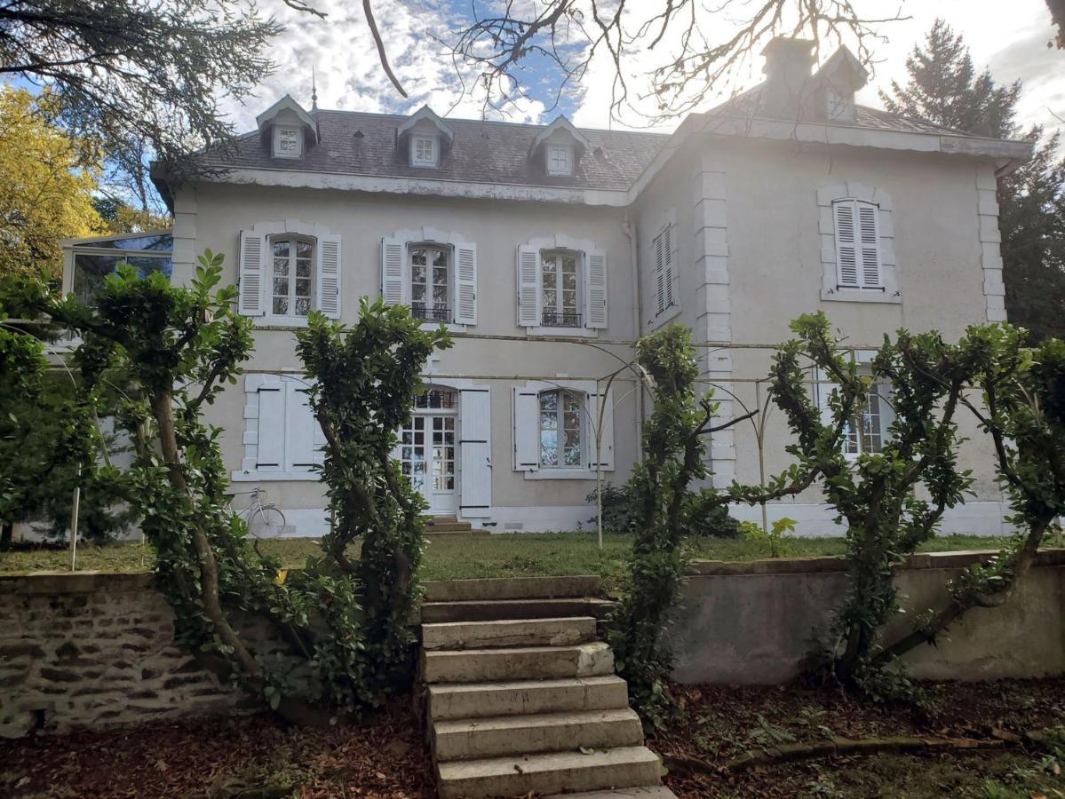 Logis Vélès Bed & Breakfast *