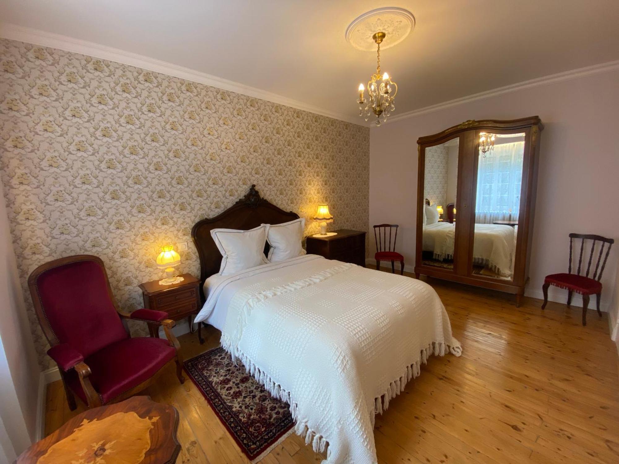 Bed & Breakfast Logis Vélès *