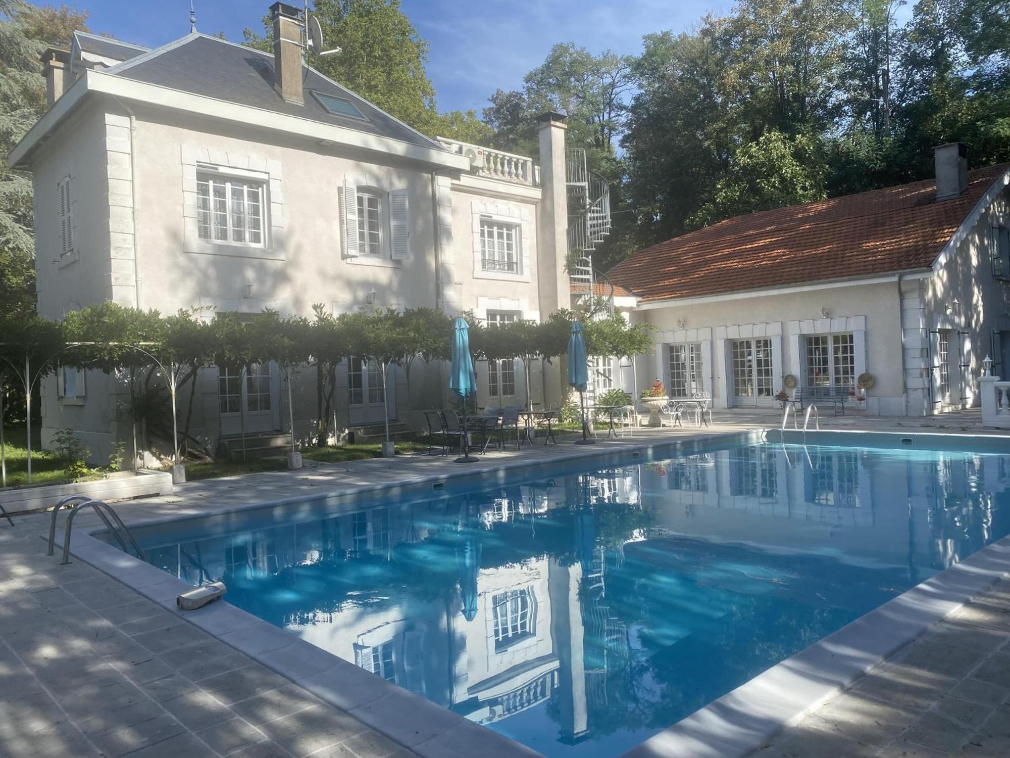 Logis Vélès Aubin (Aveyron)