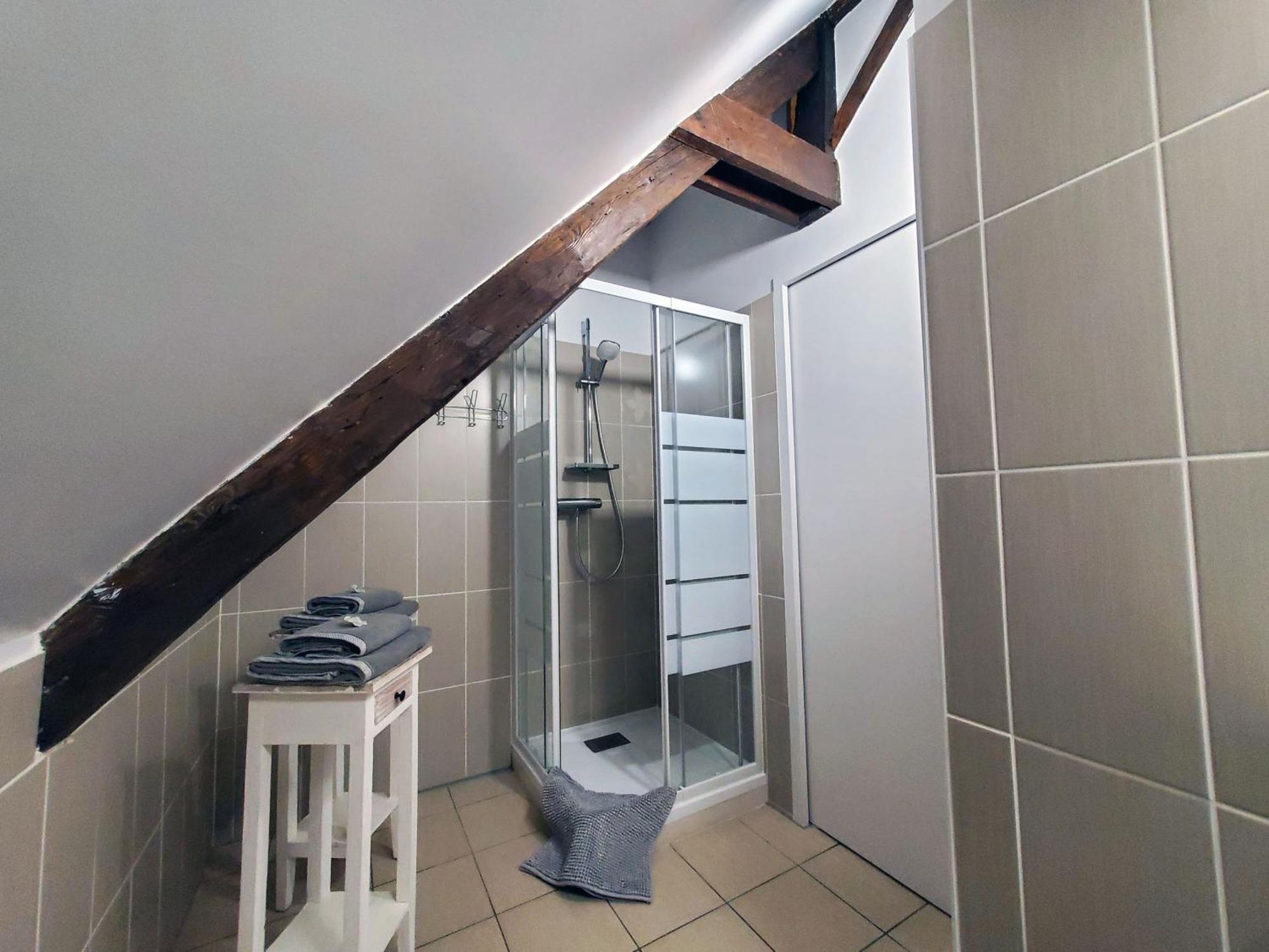 Logis Vélès Bed & Breakfast